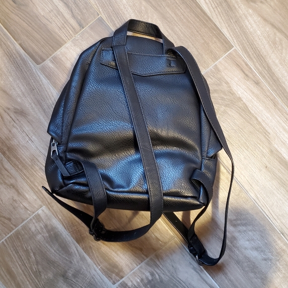 Universal thread mini backpack - Picture 2 of 5